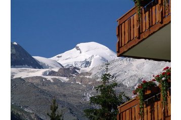 Suiza Privát Saas-Fee, Exterior